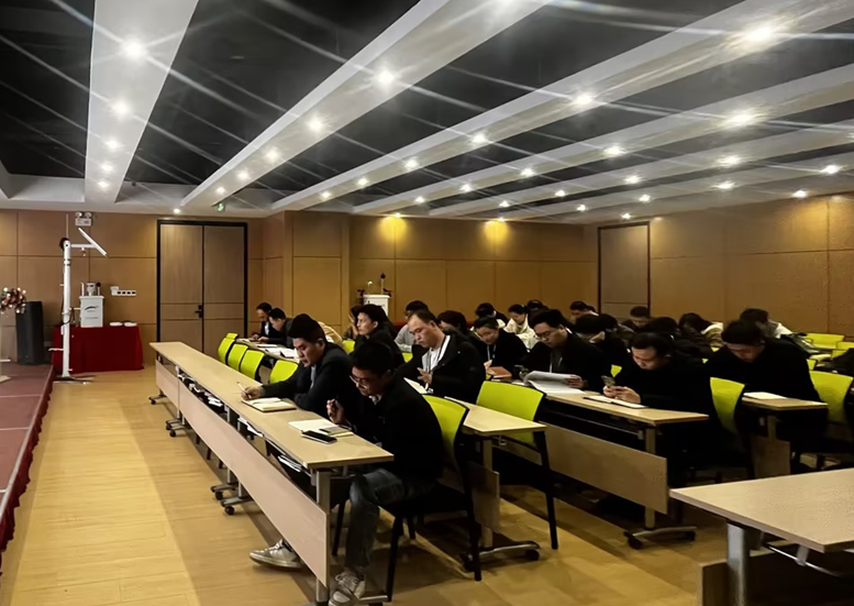 深化解決方案能力，賦能客戶服務